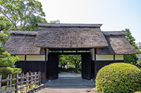 大倉公園の茅葺門
